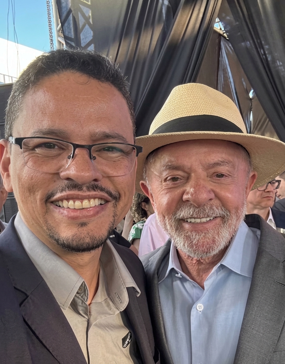 Daniel Dias ao lado de Lula, em imagem enviada para o site